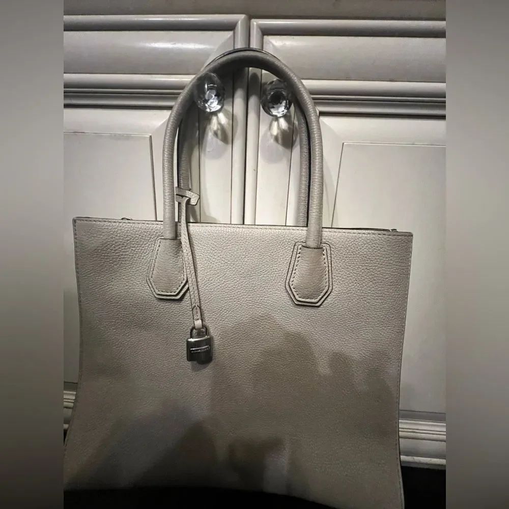 Michael Kors Tan Pebbled Leather Hamilton Traveler Satchel Handbag